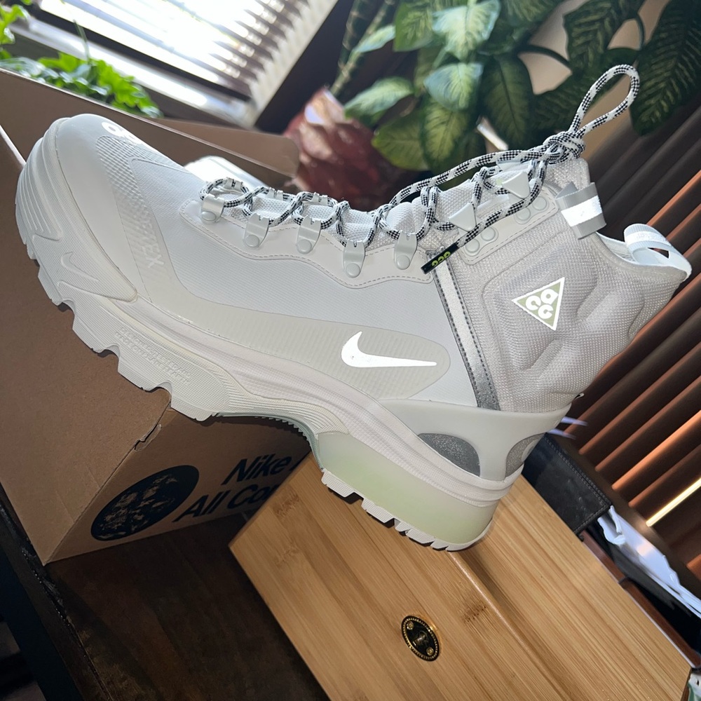 Nike Gaiadome ACG Gore-Tex boots BRAND NEW